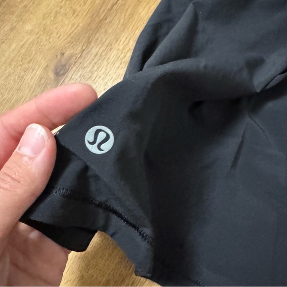 Lululemon Women's Black Athletic Skort - Picture 4 of 6